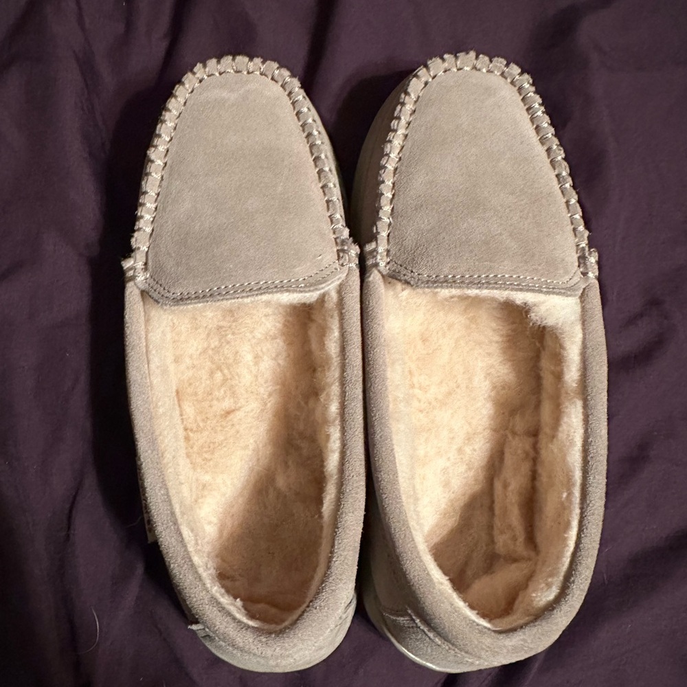New BearPaw Slippers , worn twice , Greyish tone, 
Comfortable slipper .